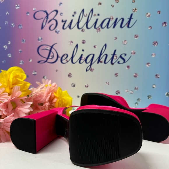 💖SALE! BARBIE PINK PLATFORM PUMPS - Picture 7 of 7